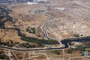 The Beardsley Canal splits off to the north from the Kern River, taking water to the North Kern Water Storage District. Photo by Alex Horvath.